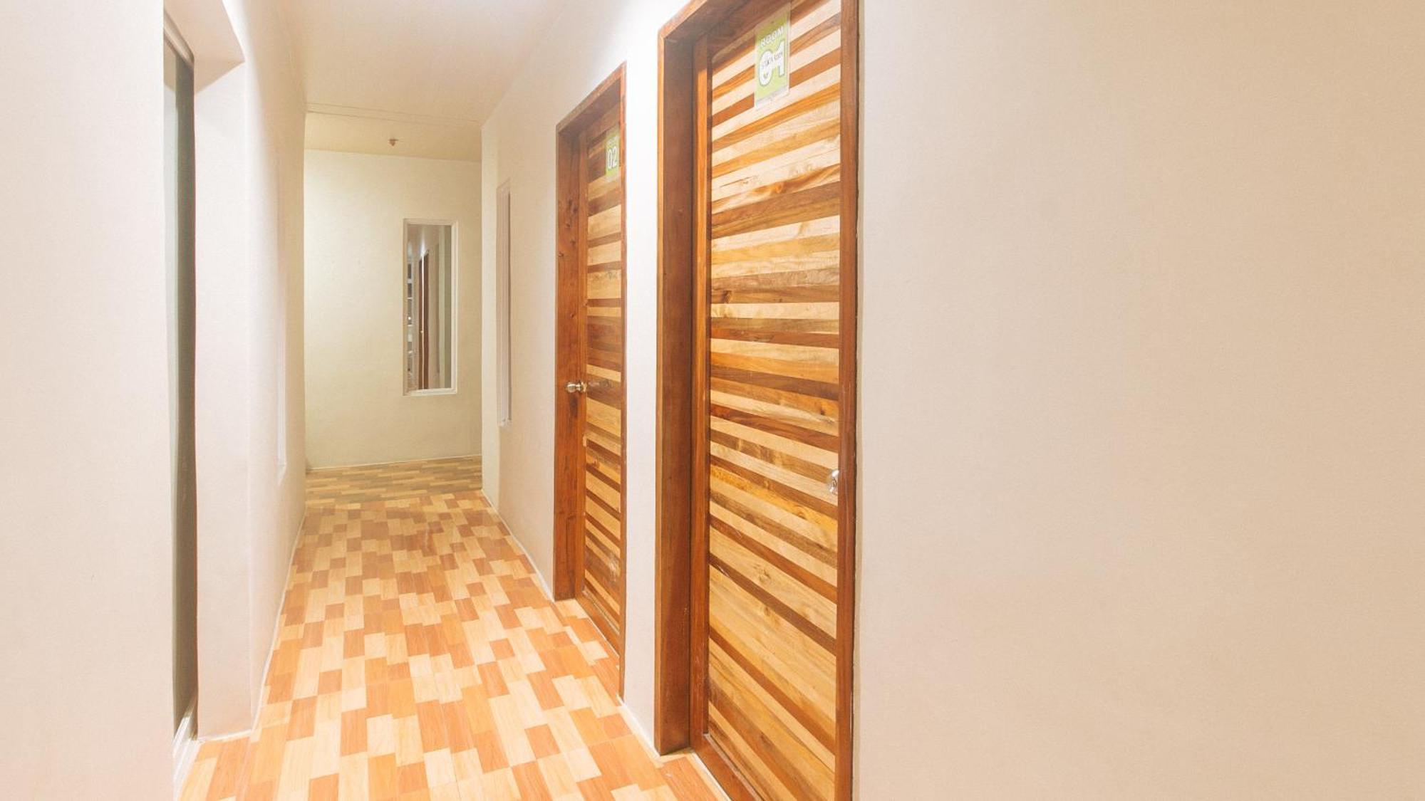 Cozy Cove Inn By Reddoorz Bacolod Exterior foto